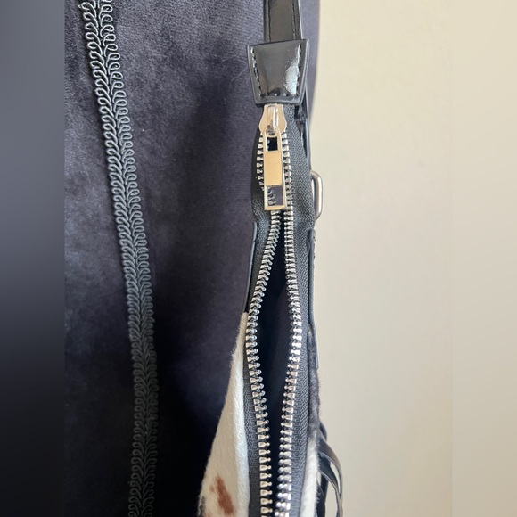 Fringed Black Leather & Cowhide Shoulder Bag with Western Buckle - Picture 3 of 7